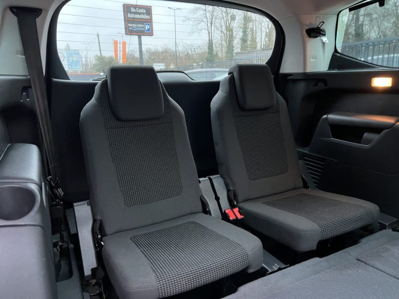 PEUGEOT 5008 PHASE 2 ALLURE 1.2 130 Cv 7 PLACES TOIT PANORAMIQUE GPS CAMERA CritAir1 - GARANTIE 1 AN