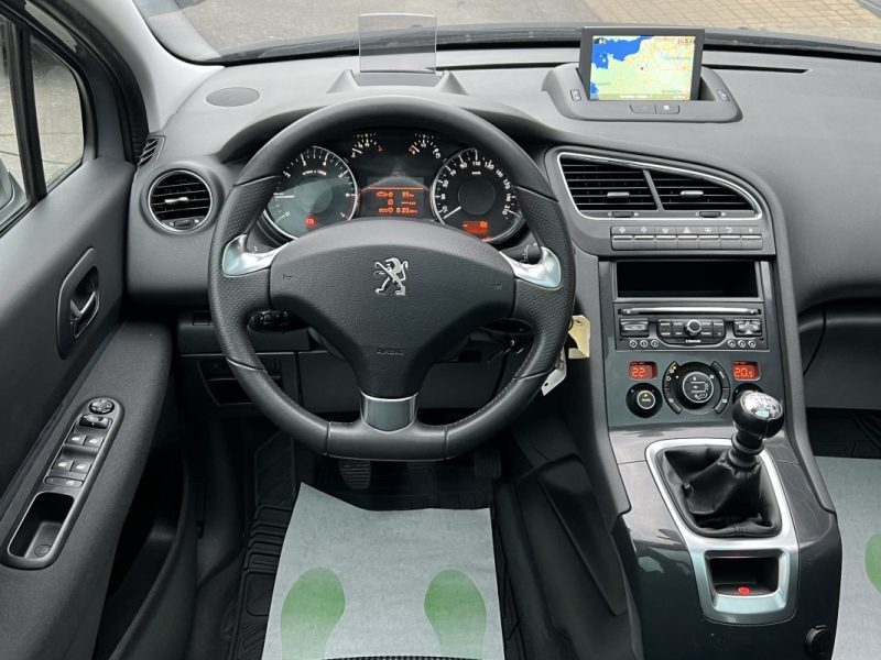 PEUGEOT 5008 PHASE 2 ALLURE 1.2 130 Cv 7 PLACES TOIT PANORAMIQUE GPS CAMERA CritAir1 - GARANTIE 1 AN
