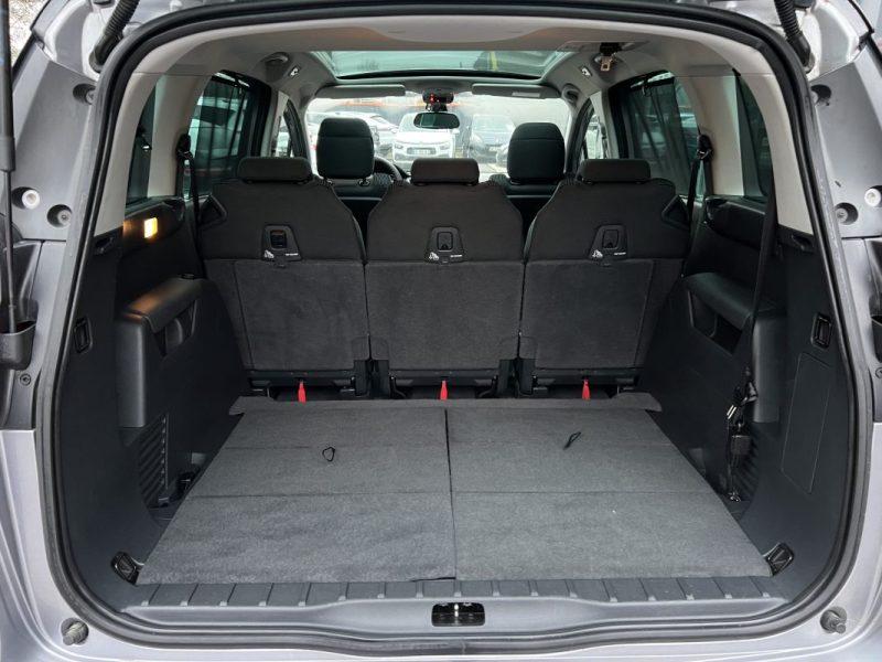 PEUGEOT 5008 PHASE 2 ALLURE 1.2 130 Cv 7 PLACES TOIT PANORAMIQUE GPS CAMERA CritAir1 - GARANTIE 1 AN