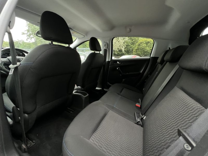 PEUGEOT 208 PHASE 2 1.2 82 Cv ECRAN TACTILE / APPLE & ANDROID CRIT AIR 1 5 PORTES - GARANTIE 1 AN