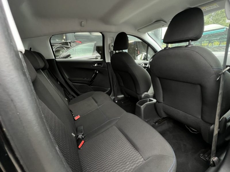 PEUGEOT 208 PHASE 2 1.2 82 Cv ECRAN TACTILE / APPLE & ANDROID CRIT AIR 1 5 PORTES - GARANTIE 1 AN