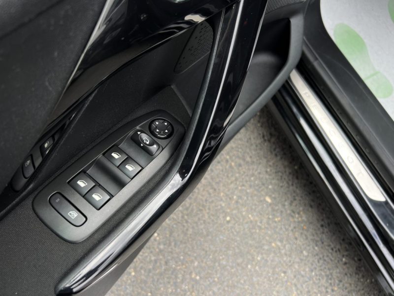 PEUGEOT 208 PHASE 2 1.2 82 Cv ECRAN TACTILE / APPLE & ANDROID CRIT AIR 1 5 PORTES - GARANTIE 1 AN