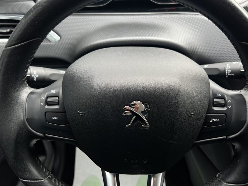 PEUGEOT 208 PHASE 2 1.2 82 Cv ECRAN TACTILE / APPLE & ANDROID CRIT AIR 1 5 PORTES - GARANTIE 1 AN