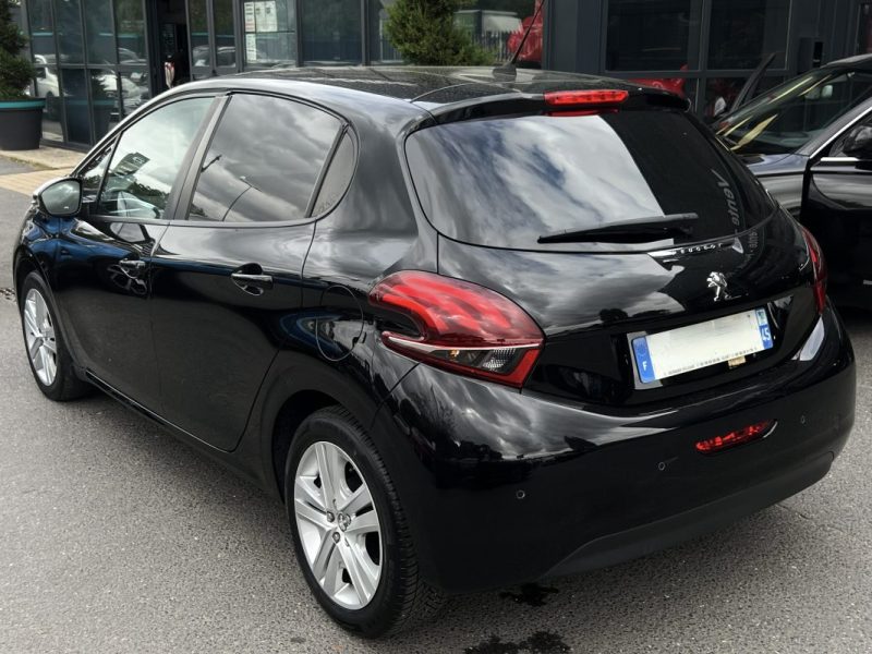 PEUGEOT 208 PHASE 2 1.2 82 Cv ECRAN TACTILE / APPLE & ANDROID CRIT AIR 1 5 PORTES - GARANTIE 1 AN