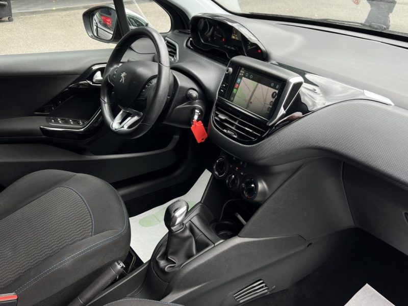 PEUGEOT 208 PHASE 2 1.2 82 Cv ECRAN TACTILE / APPLE & ANDROID CRIT AIR 1 5 PORTES - GARANTIE 1 AN