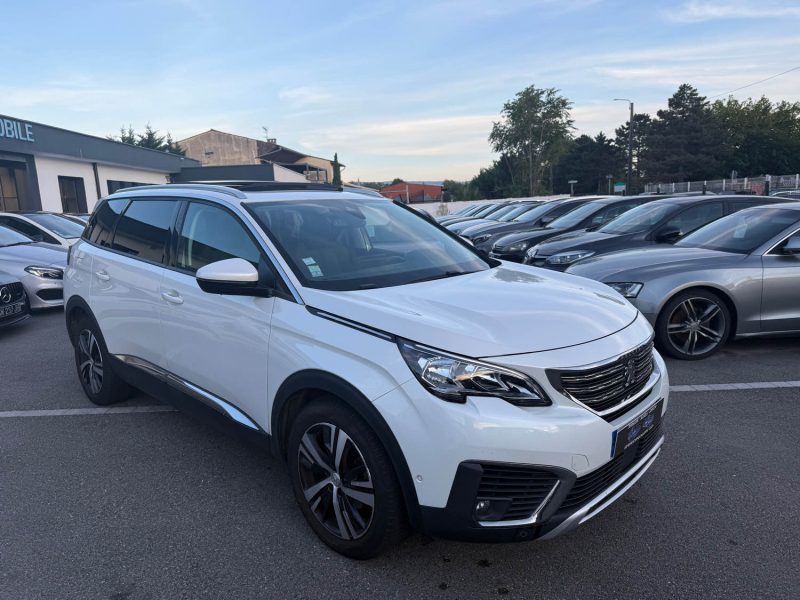 PEUGEOT 5008 2017