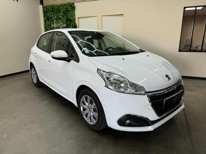 PEUGEOT 208 2017