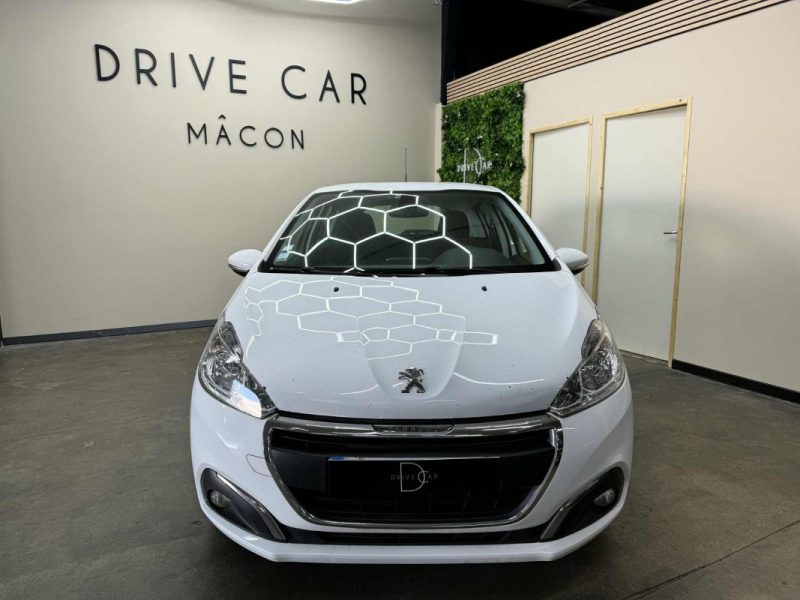 PEUGEOT 208 2017