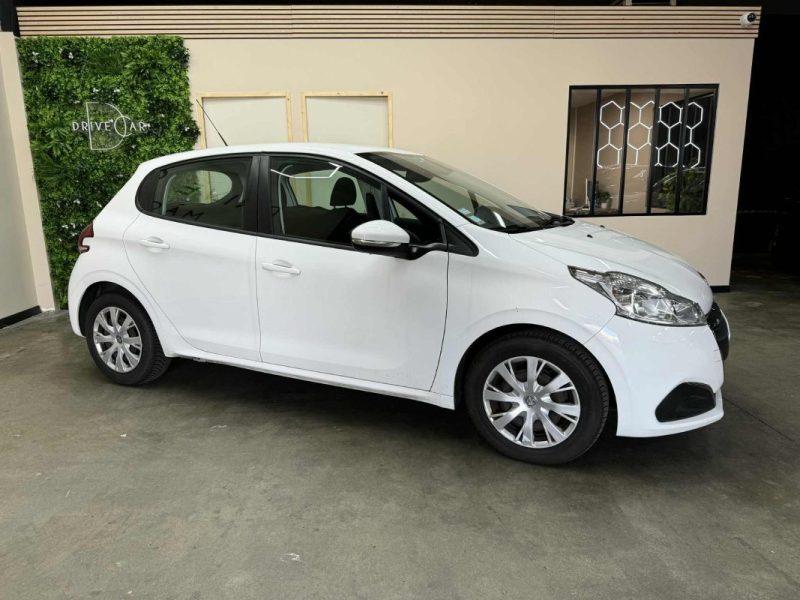 PEUGEOT 208 2017