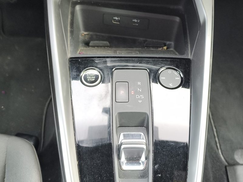 AUDI A3 SPORTBACK 2021 AUDI Model :A3 SPORTBACK Finition:35 TFSI 150ch Mild Hybrid Design S tronic 7