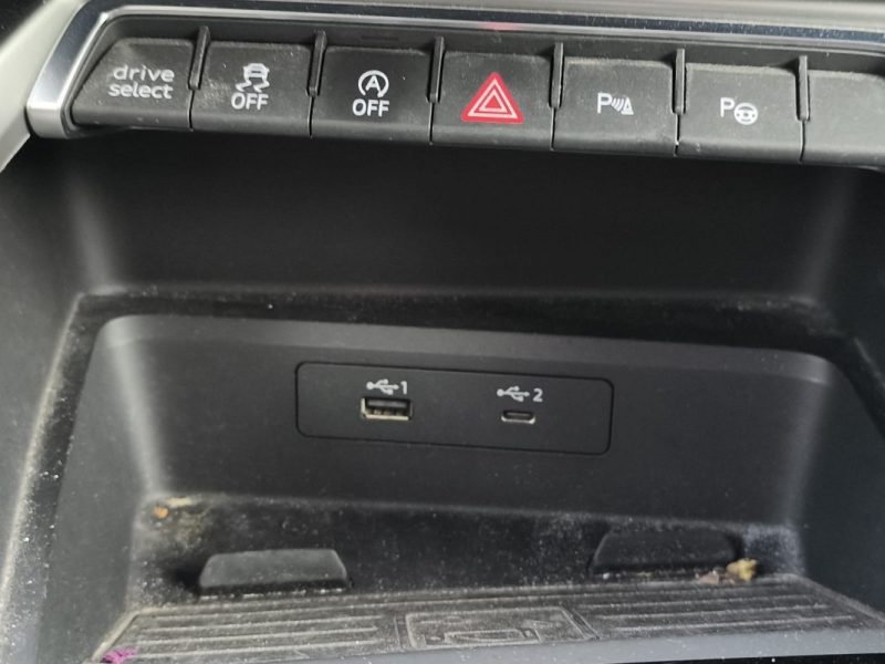 AUDI A3 SPORTBACK 2021 AUDI Model :A3 SPORTBACK Finition:35 TFSI 150ch Mild Hybrid Design S tronic 7