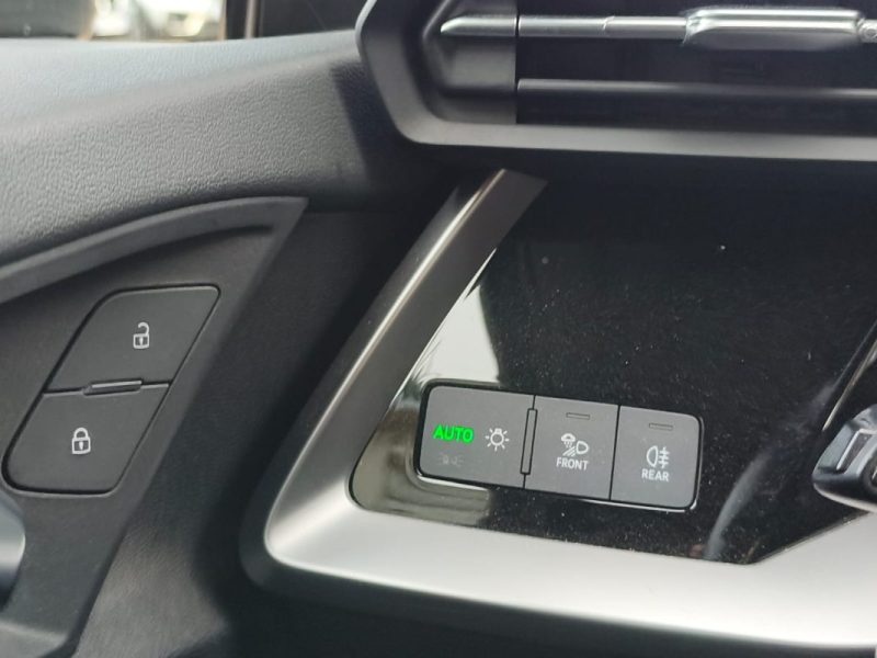 AUDI A3 SPORTBACK 2021 AUDI Model :A3 SPORTBACK Finition:35 TFSI 150ch Mild Hybrid Design S tronic 7