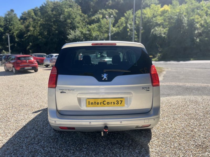 PEUGEOT 5008 2013