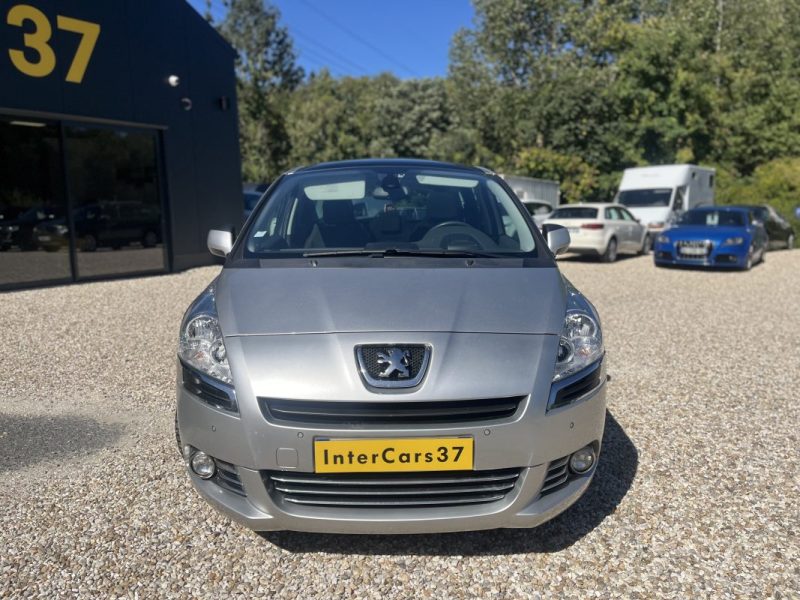 PEUGEOT 5008 2013