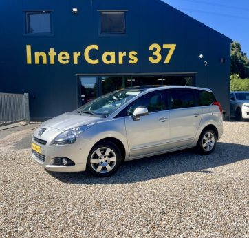 PEUGEOT 5008 2013