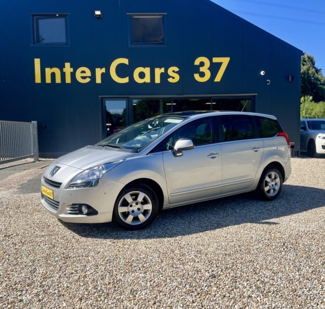 PEUGEOT 5008 2013