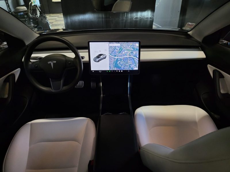 TESLA MODEL 3 PERFORMANCE  / TOIT PANO / AUTO PILOT / PREMIERE MAIN / SUIVI TESLA