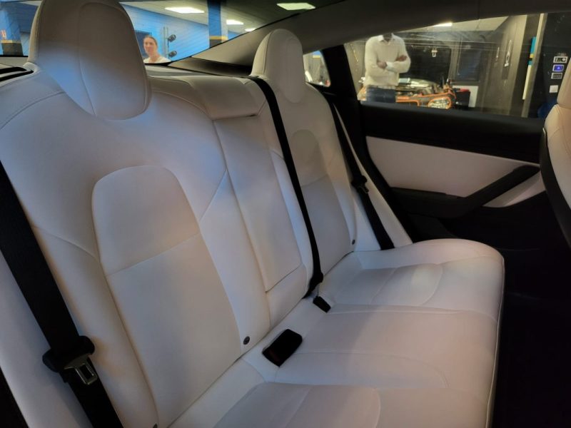 TESLA MODEL 3 PERFORMANCE  / TOIT PANO / AUTO PILOT / PREMIERE MAIN / SUIVI TESLA