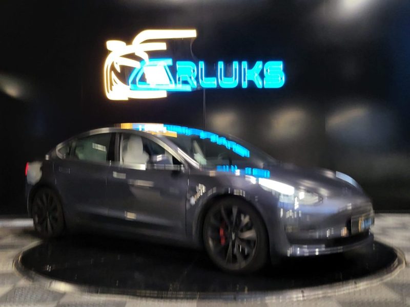 TESLA MODEL 3 PERFORMANCE  / TOIT PANO / AUTO PILOT / PREMIERE MAIN / SUIVI TESLA