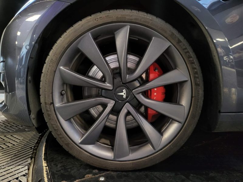 TESLA MODEL 3 PERFORMANCE  / TOIT PANO / AUTO PILOT / PREMIERE MAIN / SUIVI TESLA