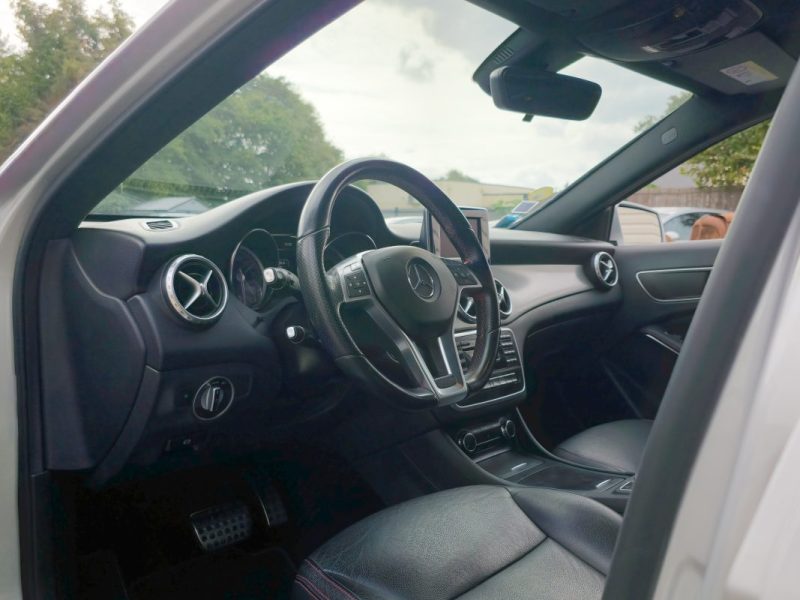 MERCEDES CLASSE GLA 200 136CV 7G-TRONIC FASCINATION AMG