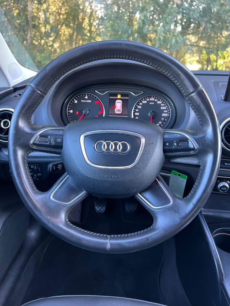 AUDI A3 1.6 TDI 105 AMBIENTE 