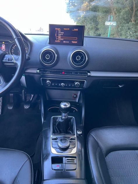 AUDI A3 1.6 TDI 105 AMBIENTE 