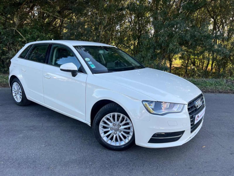 AUDI A3 1.6 TDI 105 AMBIENTE 