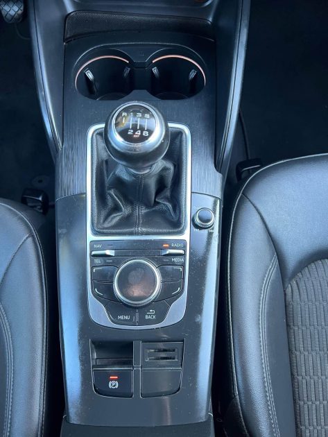 AUDI A3 1.6 TDI 105 AMBIENTE 
