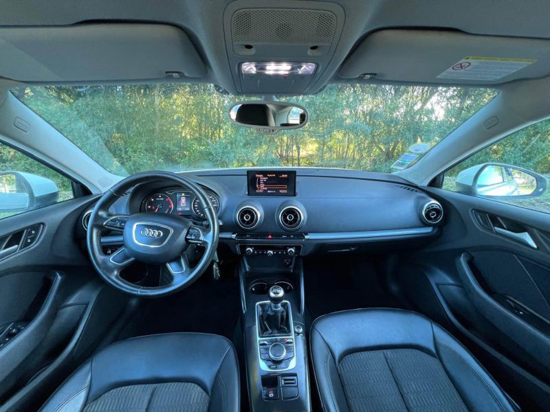 AUDI A3 1.6 TDI 105 AMBIENTE 