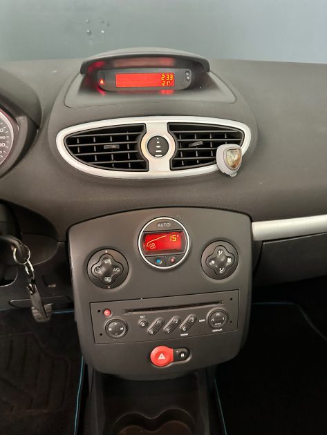 RENAULT CLIO CONFORT DYNAMIQUE