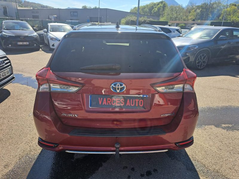 TOYOTA AURIS Touring Sport Hybride HSD 136H Design 