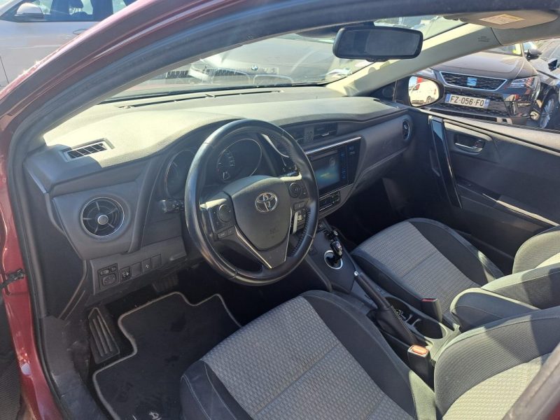 TOYOTA AURIS Touring Sport Hybride HSD 136H Design 