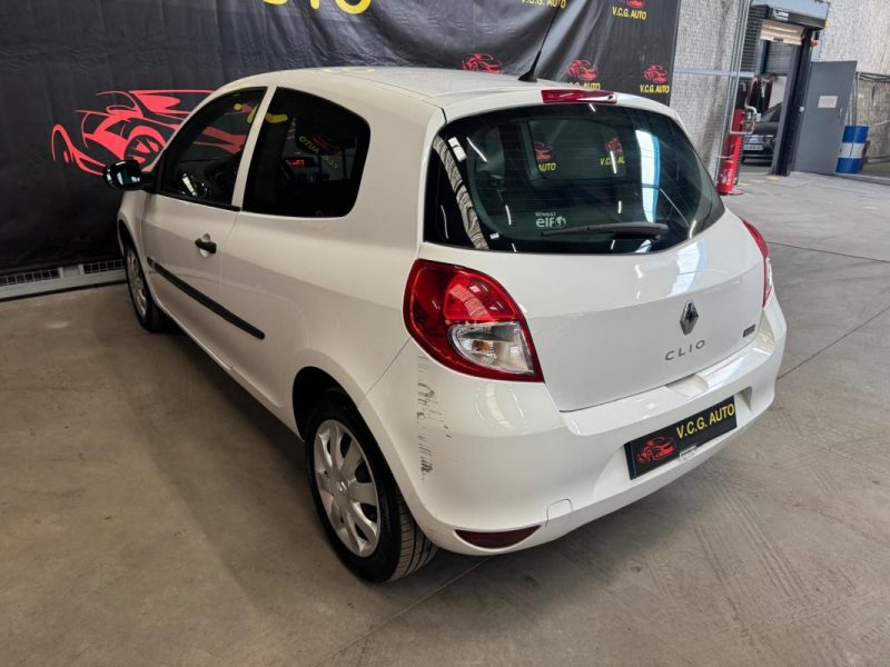RENAULT CLIO 1.2i 16v 75 Collection 3p 