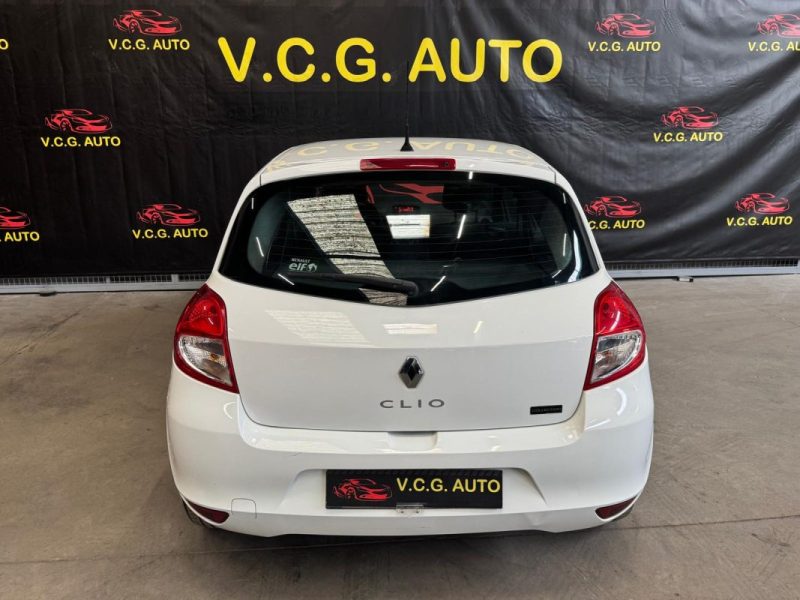 RENAULT CLIO 1.2i 16v 75 Collection 3p 