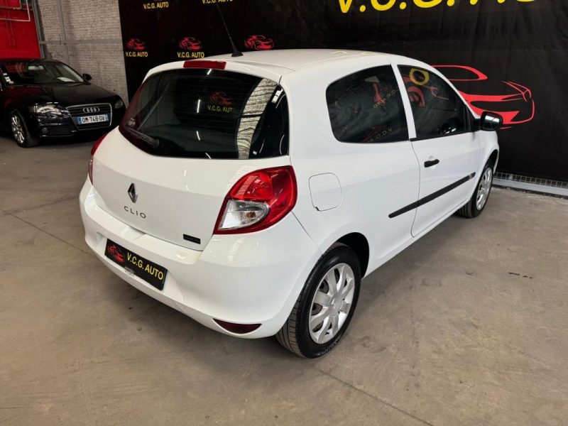 RENAULT CLIO 1.2i 16v 75 Collection 3p 
