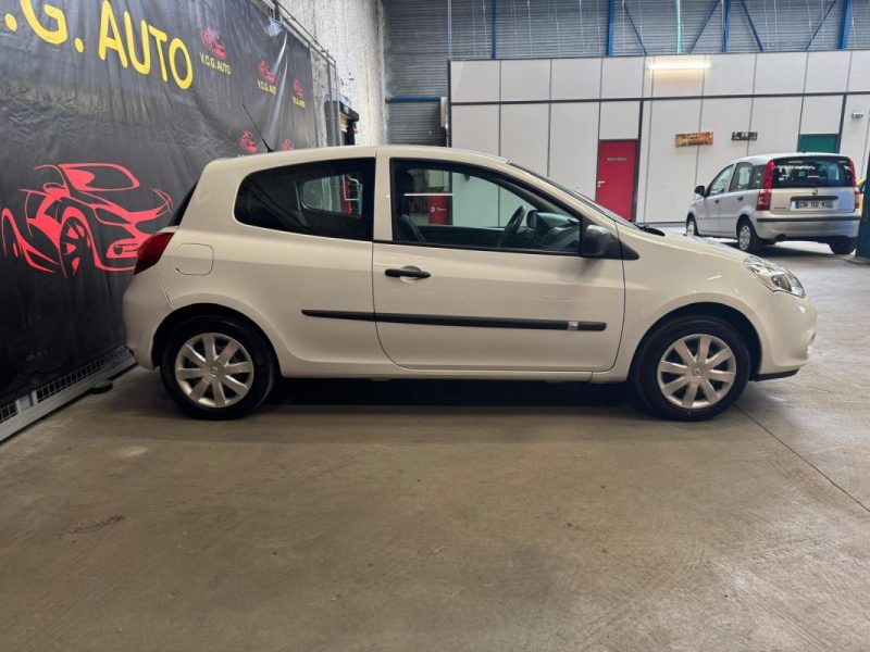 RENAULT CLIO 1.2i 16v 75 Collection 3p 