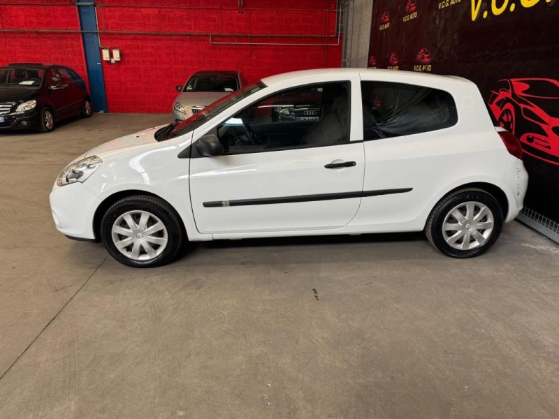 RENAULT CLIO 1.2i 16v 75 Collection 3p 