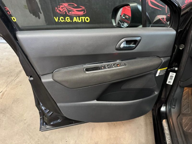 PEUGEOT 5008 1.6 HDI 110 Premium 5pl 