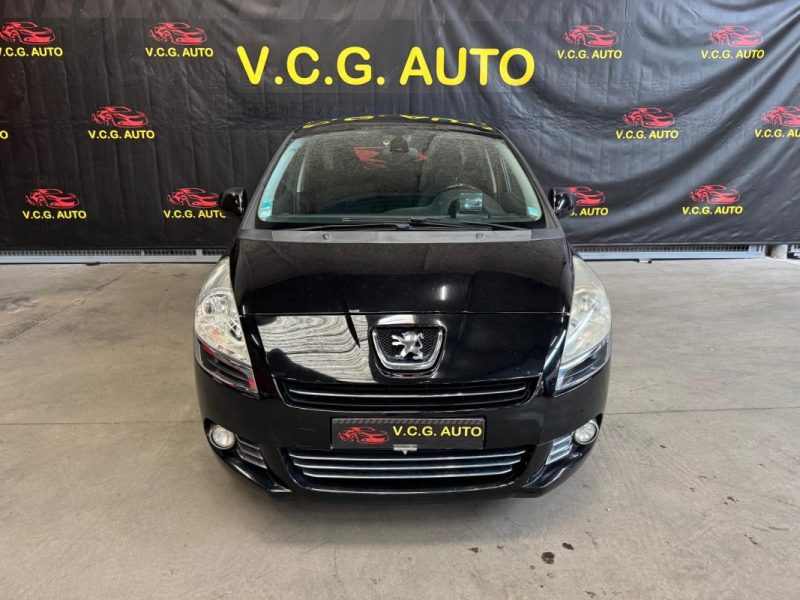 PEUGEOT 5008 1.6 HDI 110 Premium 5pl 