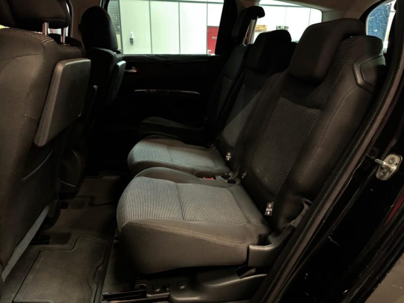 PEUGEOT 5008 1.6 HDI 110 Premium 5pl 