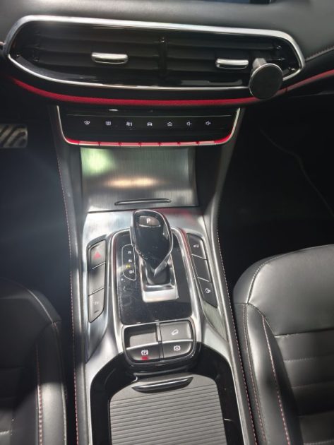 M.G. MG EHS PLUG-IN HYBRID 1.5 258 Cv - FINITION LUXURY - HYBRIDE RECHARGEABLE - ENTRETIEN COMPLET - GPS - CUIR - SIEGES CHAUFFANT - REGULATEUR DE VITESSE ADAPTATIF - CARPLAY  2021