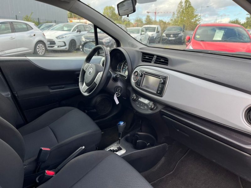 TOYOTA YARIS III 1.5 HYBRID BUSINESS 100H