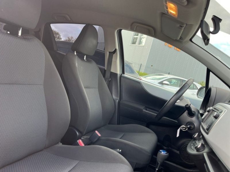 TOYOTA YARIS III 1.5 HYBRID BUSINESS 100H