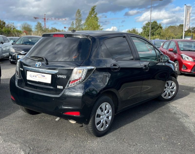 TOYOTA YARIS III 1.5 HYBRID BUSINESS 100H