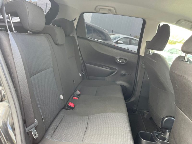 TOYOTA YARIS III 1.5 HYBRID BUSINESS 100H