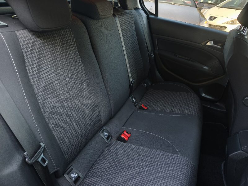 PEUGEOT 308 2017