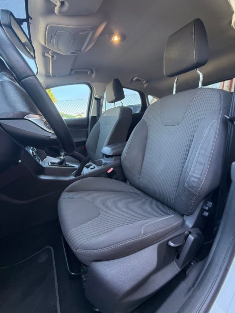 FORD FOCUS 1.0 SCTi 125ch ECOBOOST TREND - FAIBLE KM - 