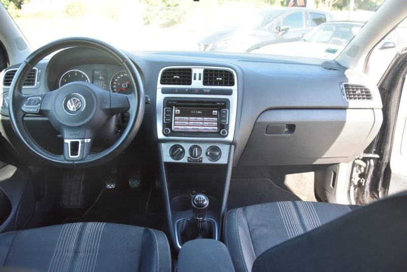 VOLKSWAGEN POLO 2012