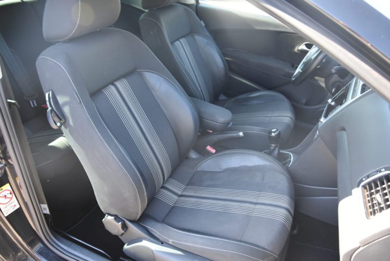 VOLKSWAGEN POLO 2012